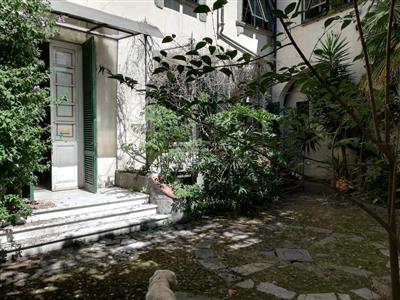 Appartamento - ristrutturato a Centro storico, Lucca