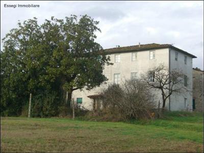 Casa colonica - da ristrutturare a Ovest, Lucca
