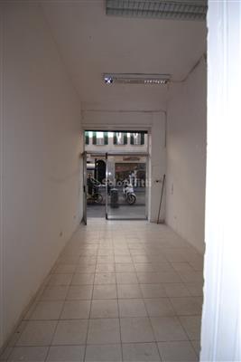 Fondo/negozio - 1 vetrina/luce a Garibaldi, Livorno