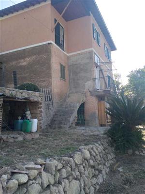 Semindipendente - Porzione di casa a Latte, Ventimiglia