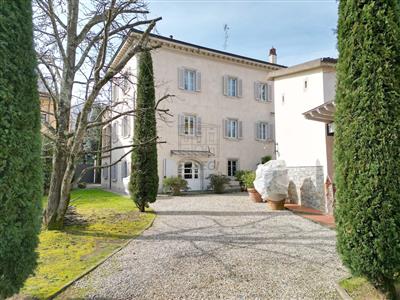 Villa di prestigio - ristrutturata a Est, Montecarlo