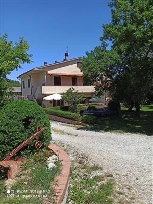 Casa singola in buono stato di 300 mq. a Castellanselmo