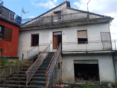 Casa semindipendente in buono stato di 110 mq. a Serricciolo